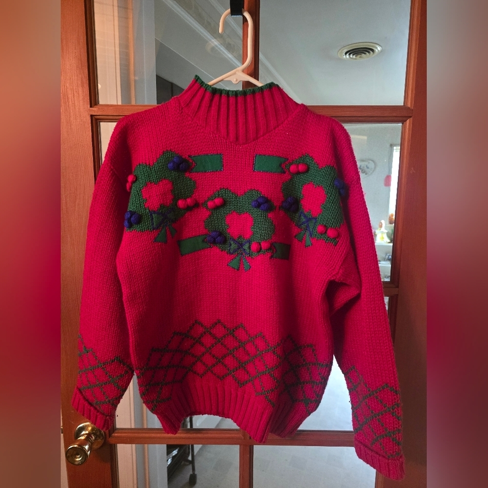 Robinsons Vintage Festive Red and Green Women's Sweater Medium